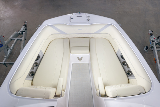 Regal 26 FASDECK