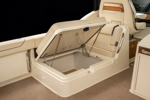 Chris-Craft Calypso 32