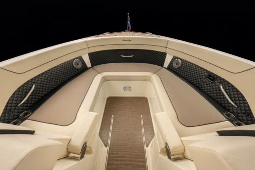 Chris-Craft Calypso 32