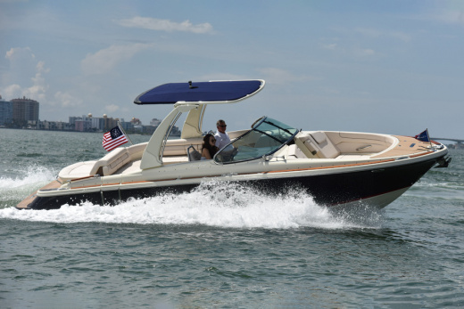 Chris-Craft Launch 28 GT