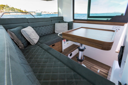 Axopar 37 Cabin