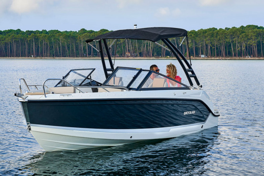 QUICKSILVER ACTIV 605 BOWRIDER