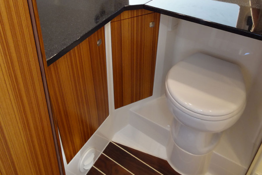 Моторная яхта Marex 375