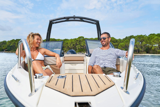 QUICKSILVER ACTIV 605 BOWRIDER