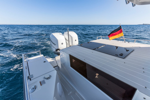 Axopar 37 Cabin