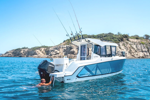 QUICKSILVER 705 PILOTHOUSE