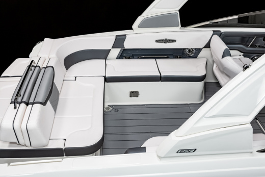 Chaparral 30 SURF