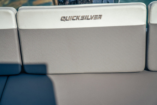 QUICKSILVER 625 PILOTHOUSE