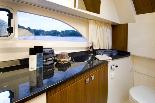 Моторная яхта Marex 320 Aft Cabin Cruiser