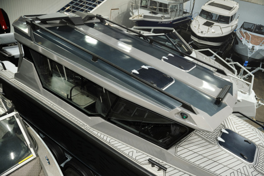 Лодка VOYAGER 850 Cabin с мотором MERCURY V10 400R