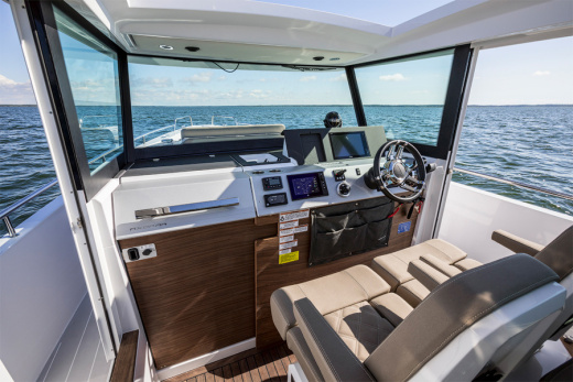 Axopar 37 Cabin