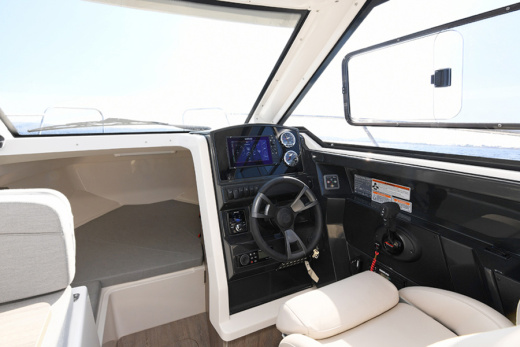 QUICKSILVER ACTIV 675 WEEKEND