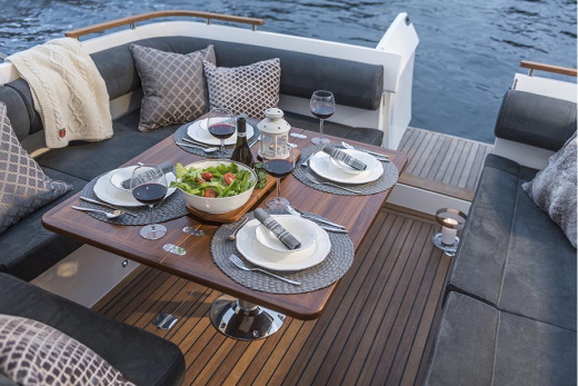 Моторная яхта Marex 310 Sun Cruiser