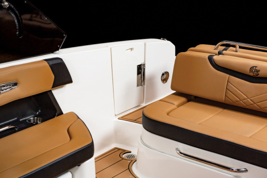 Chaparral 28 SURF