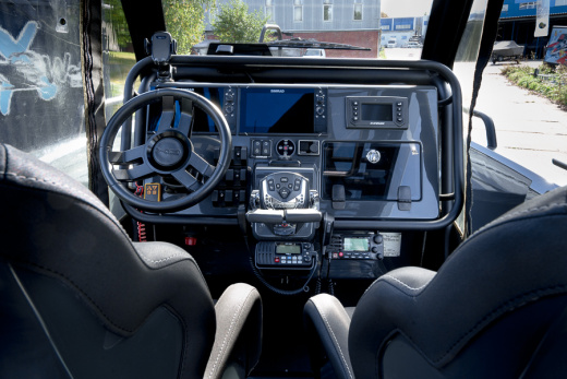 XO DFNDR с  двигателями Evinrude E-Tec G2 (2х200 л.с.)