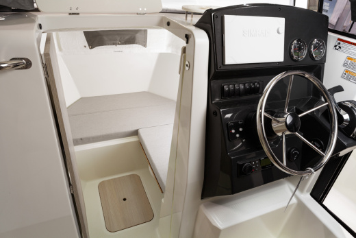 QUICKSILVER 705 PILOTHOUSE
