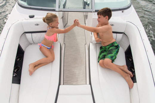 Regal 26 FASDECK