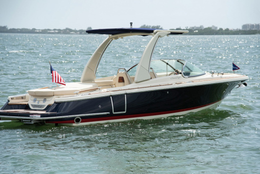 Chris-Craft Launch 25 GT