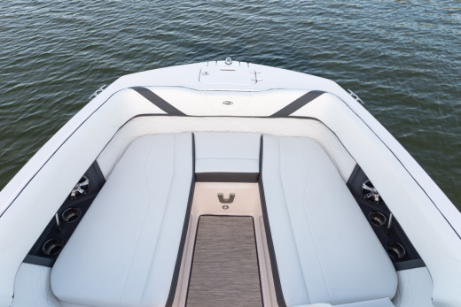 Regal 26 FASDECK