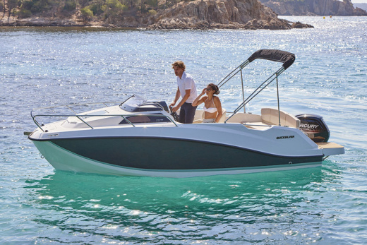 QUICKSILVER ACTIV 555 CABIN