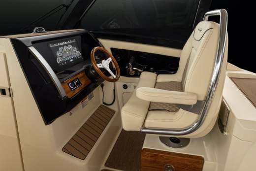 Chris-Craft Calypso 32
