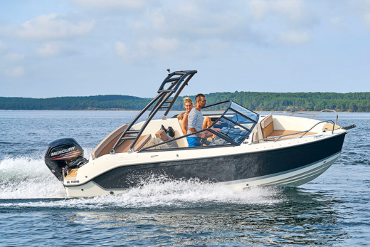 QUICKSILVER ACTIV 605 BOWRIDER