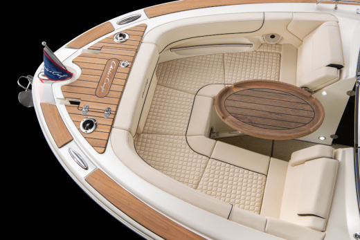 Chris-Craft Launch 25 GT