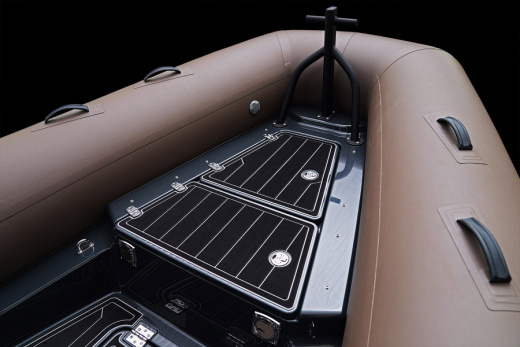 Лодка BRIG Navigator 26
