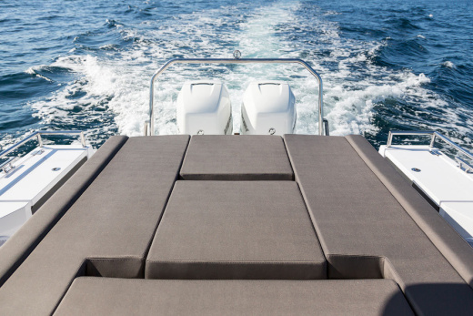 Axopar 37 Cabin