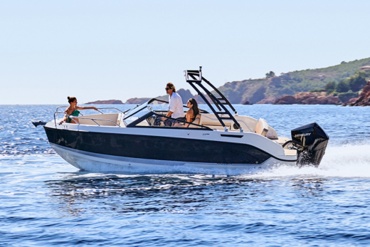 QUICKSILVER ACTIV 675 BOWRIDER