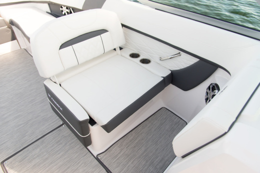 Regal 26 FASDECK